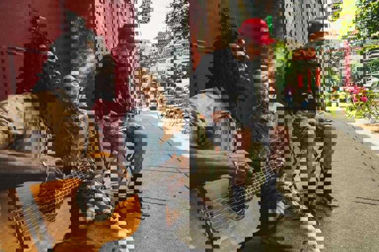 Underground Jazz Ensemble Pop-Up Surprises Café Goers