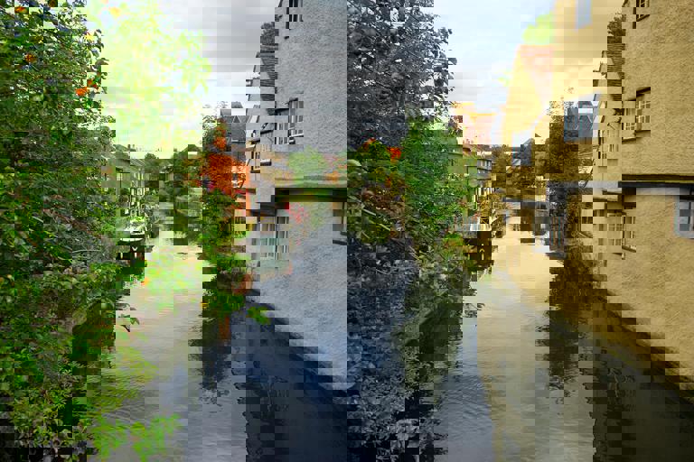 Riverfront Barge Community Faces Sudden Eviction Amid Lease Dispute